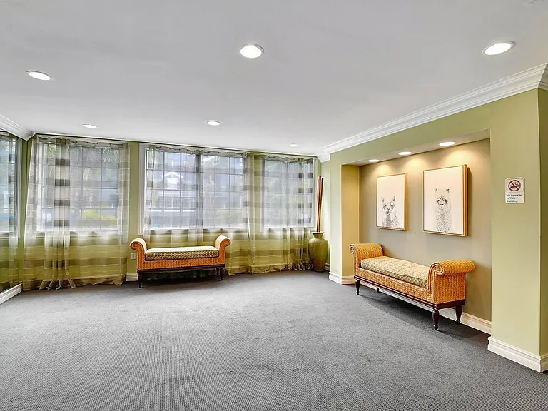250 NE 3rd Ave #1408 — Photo 33