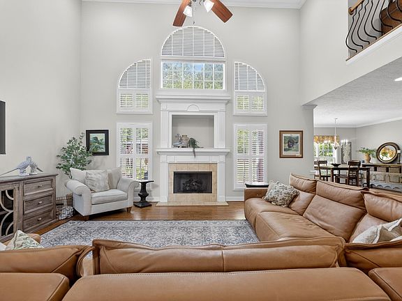 2nd image of 1363 Avalon Ln