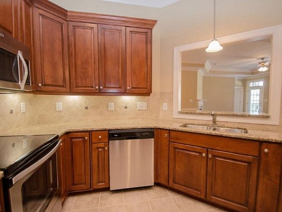 5th image of 2631 Lockwood Rd Unit 202