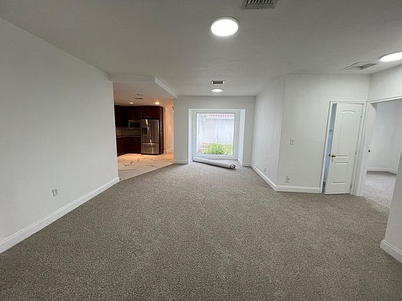 4th image of 532 NE 12th Avenue