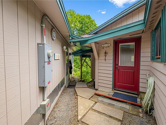 2nd image of 253 Silverstone Rd
