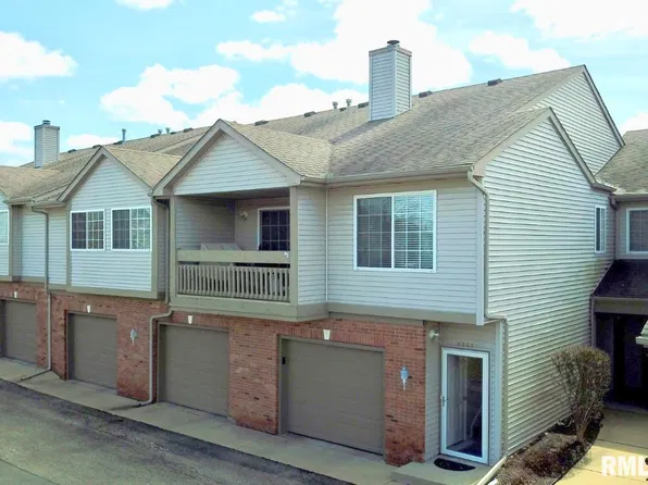 4545 N Thornhill Dr, Peoria, IL 61615