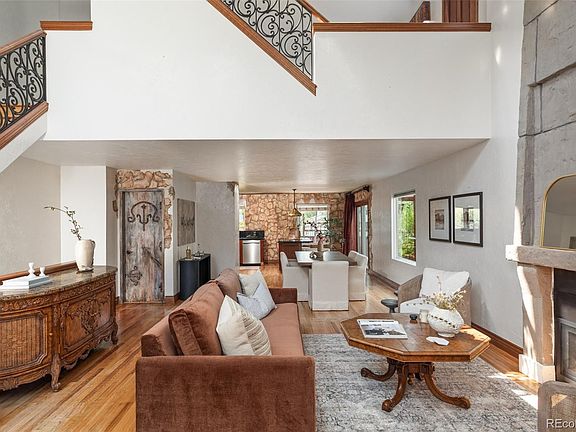 4th image of 88 W Irvington Place