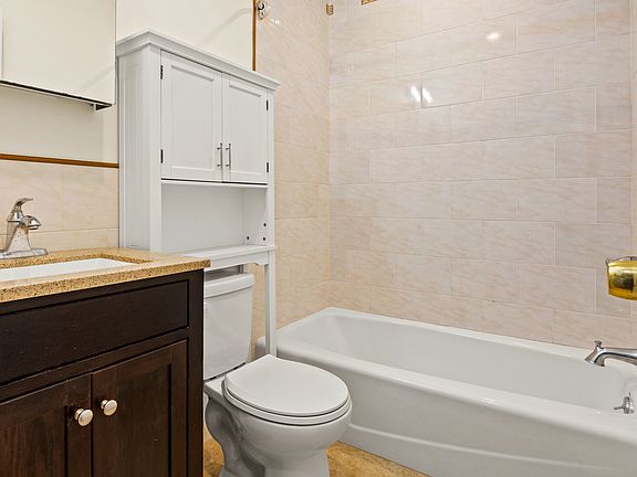 4th image of 4108 20th Ave #1
