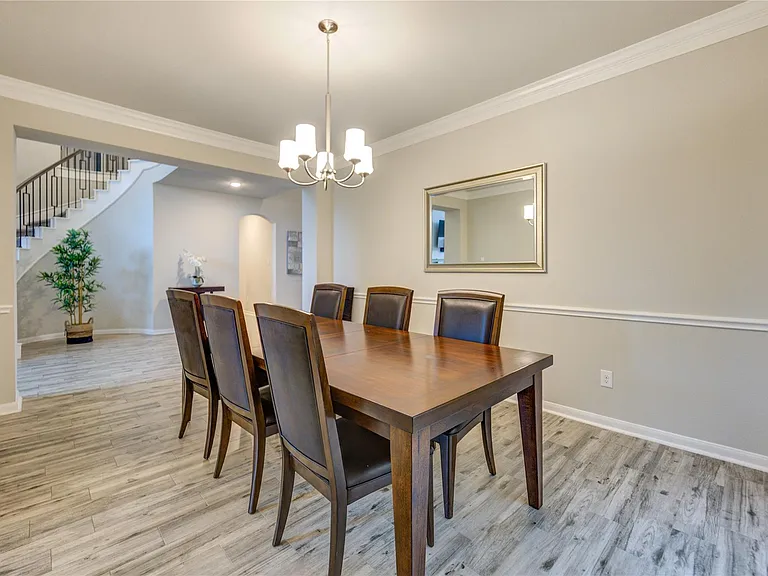 2727 Camellia Ave — Photo 13