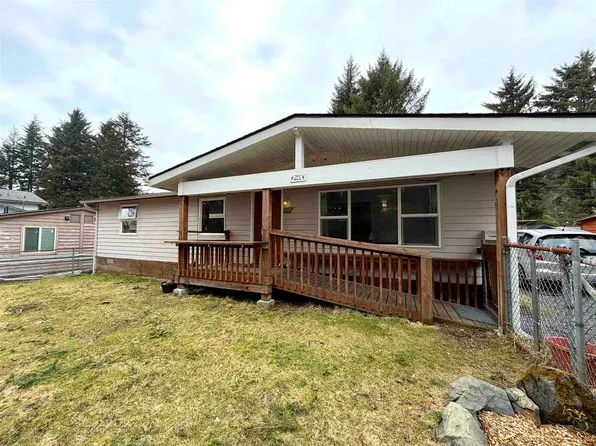 311 Moller Ave, Sitka, AK 99835