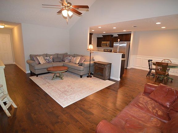 4th image of 3408 Tourmaline Dr