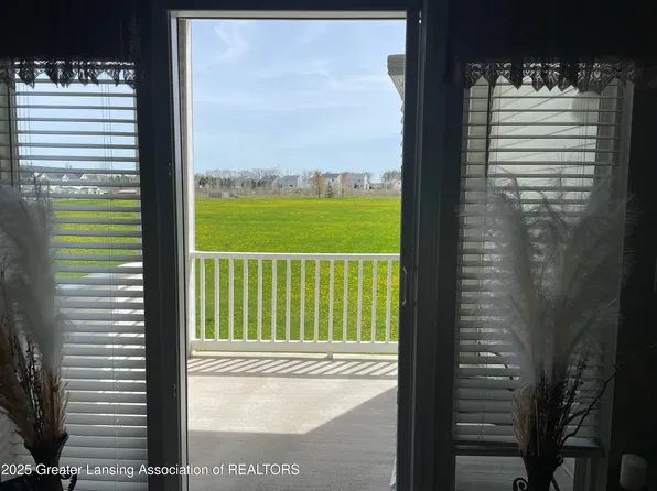 12967 Townsend Dr APT 512, Grand Ledge, MI 48837