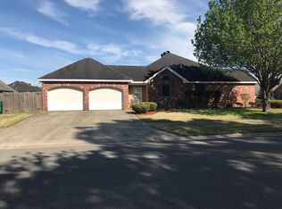 101 Gravenhage Cir, Youngsville, LA 70592