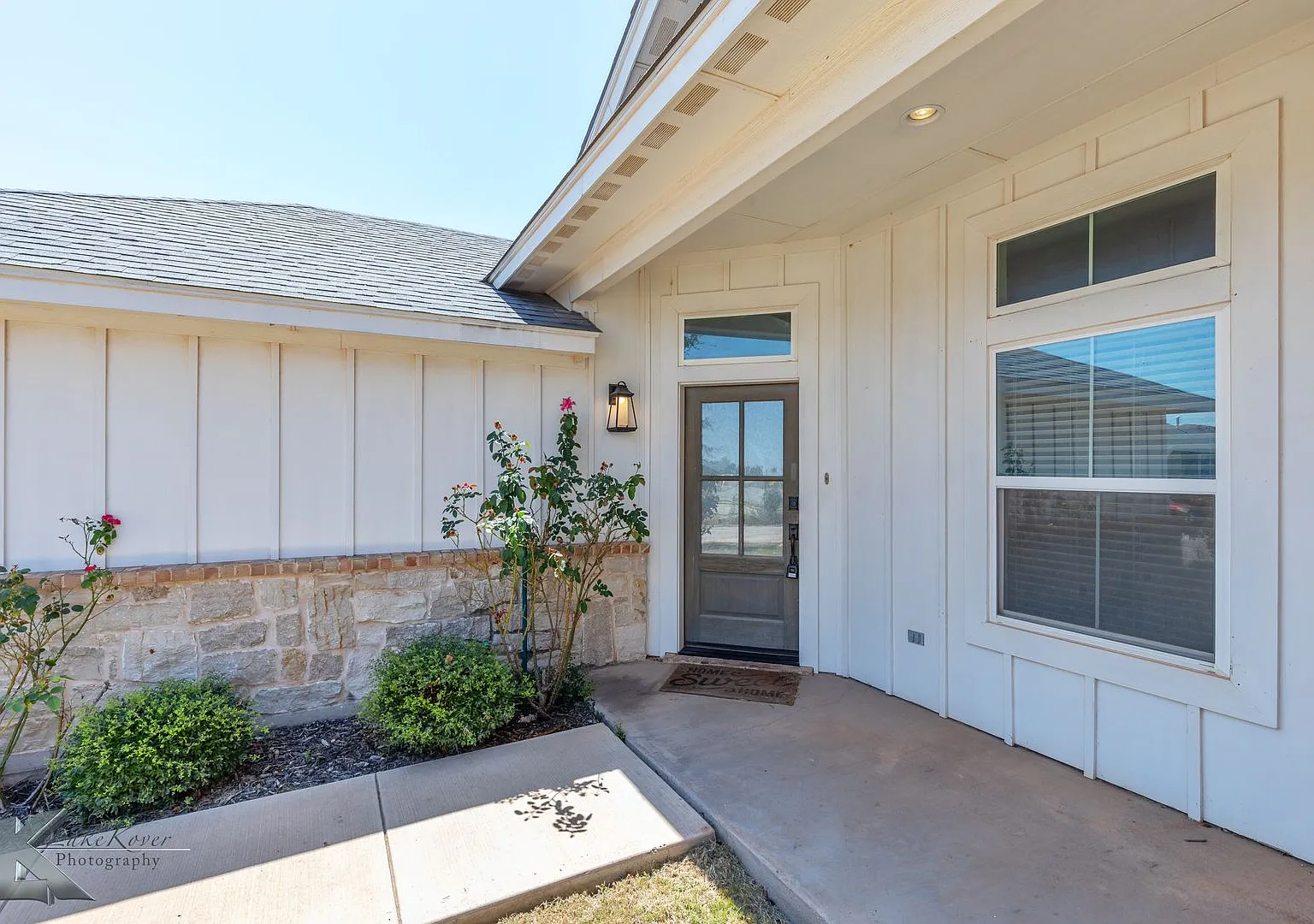 3/2/2 Ready To Rent! — Photo 3