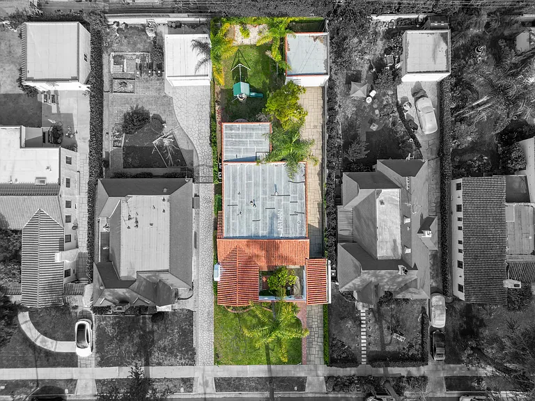408 N Story Pl — Photo 32