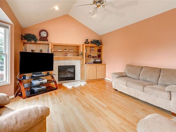 5th image of 8621 Buttercup Dr