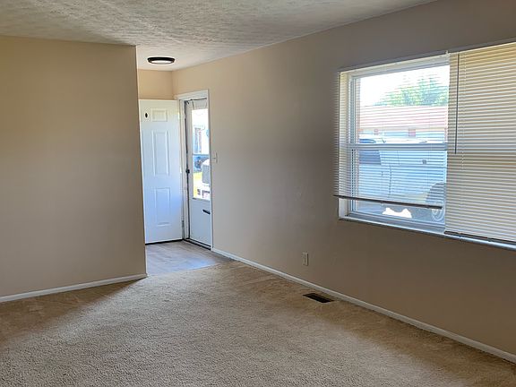 3rd image of 714 Mojave Ct