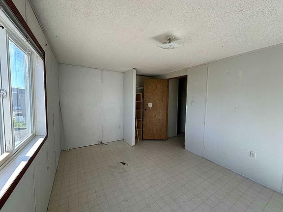 4th image of 5800 46th St #19