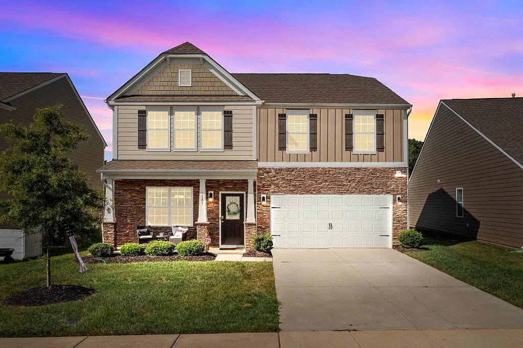 181 Atwater Landing Dr — Photo 1