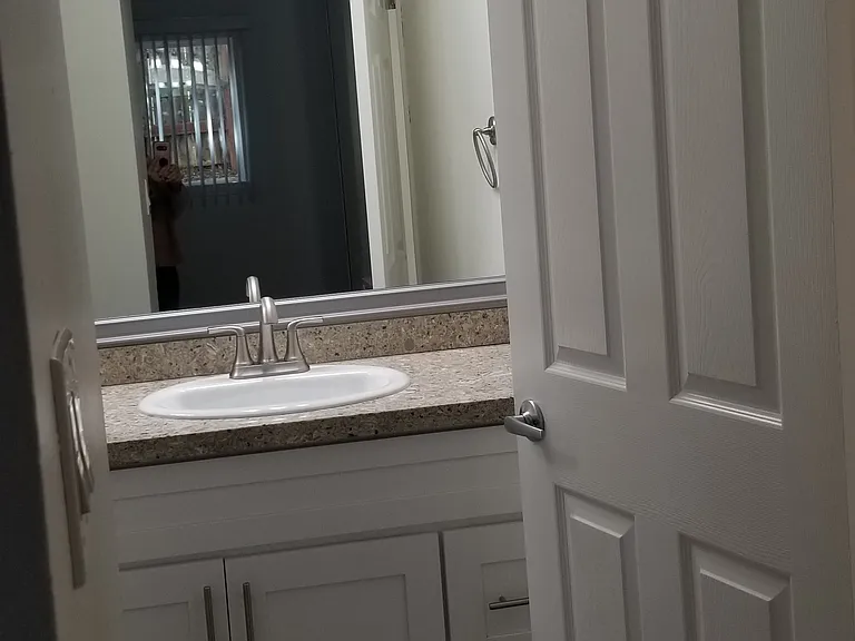 Chateau Gardens Apartments — Photo 29