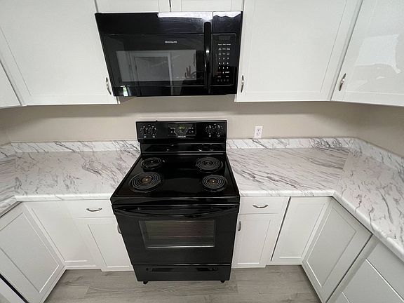 5th image of 435-437 N George Ave