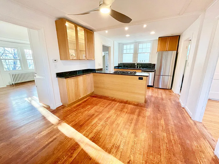 1309 N Glebe Rd — Photo 18