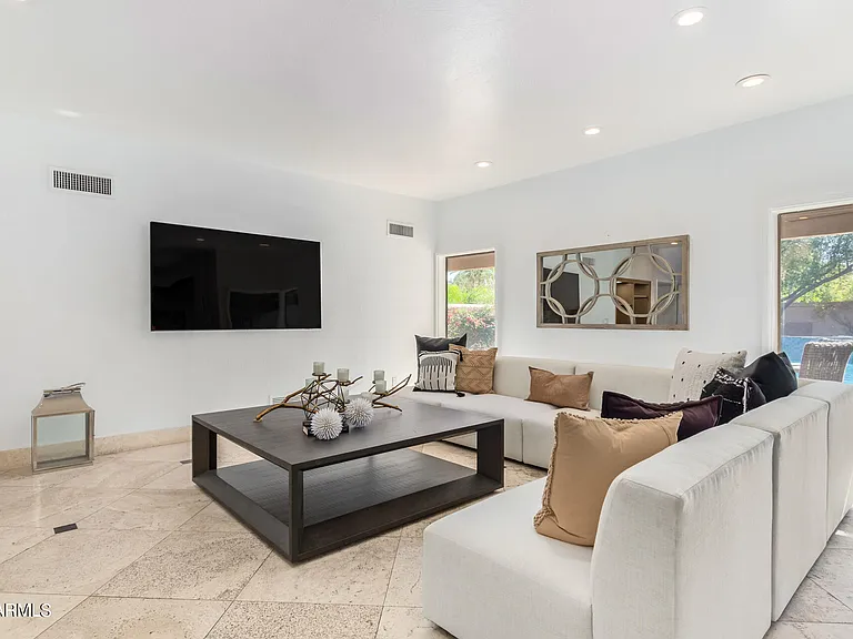 4450 E Camelback Rd #1 — Photo 13