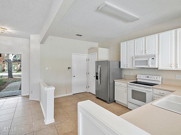 4th image of 7468 RED CRANE Lane
