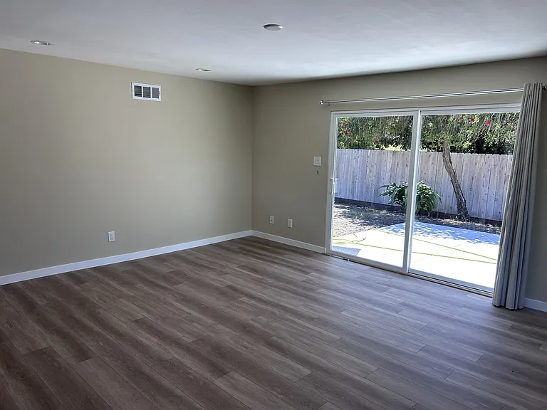 1557 Southwood Dr — Photo 11