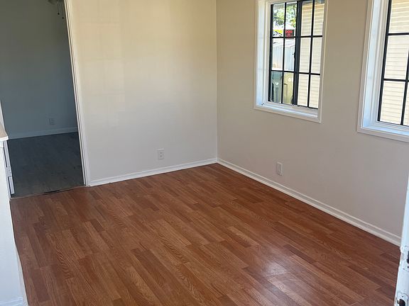 5th image of 209 W 11th Ave