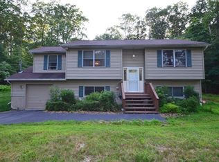 1293 Lace Dr, East Stroudsburg, PA 18302