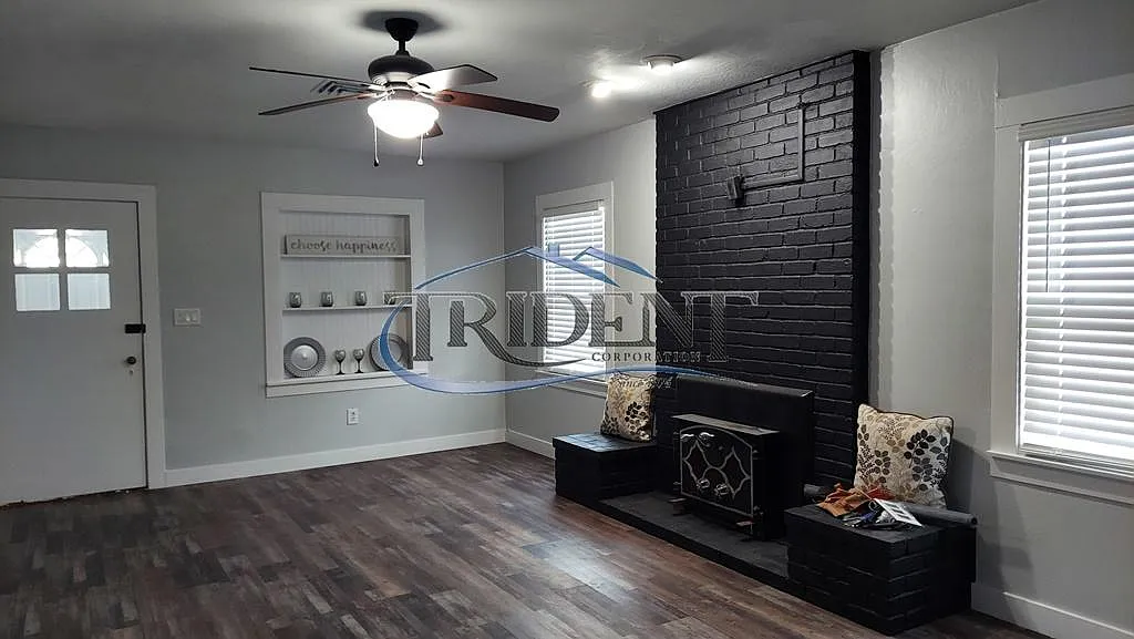 3 bed, $2,000 — Photo 3
