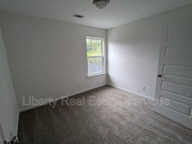 114 Alcove Ct — Photo 8