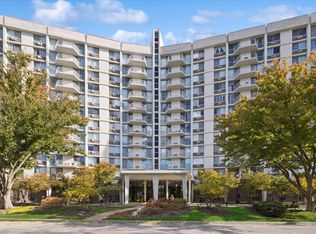 20 N Tower Rd APT 12L, Oak Brook, IL 60523