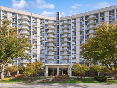 20 N Tower Rd APT 12L, Oak Brook, IL, 60523