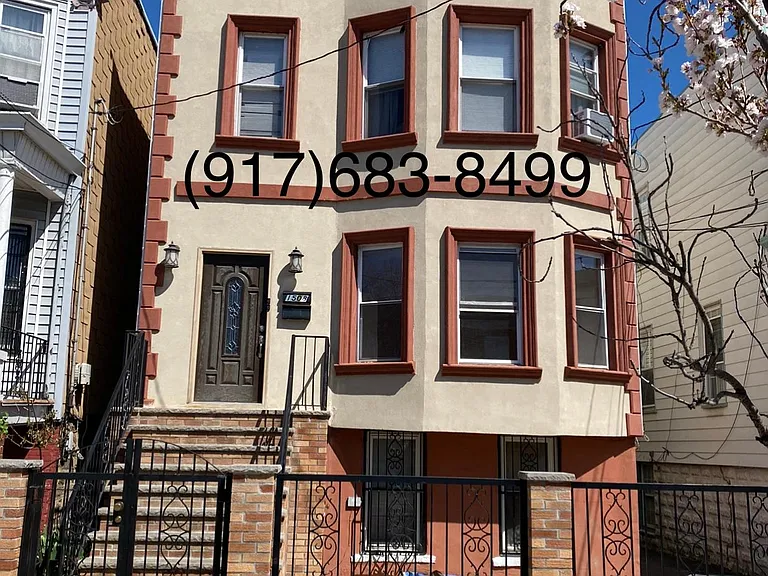 1508 Saint Lawrence Ave #1 — Photo 1