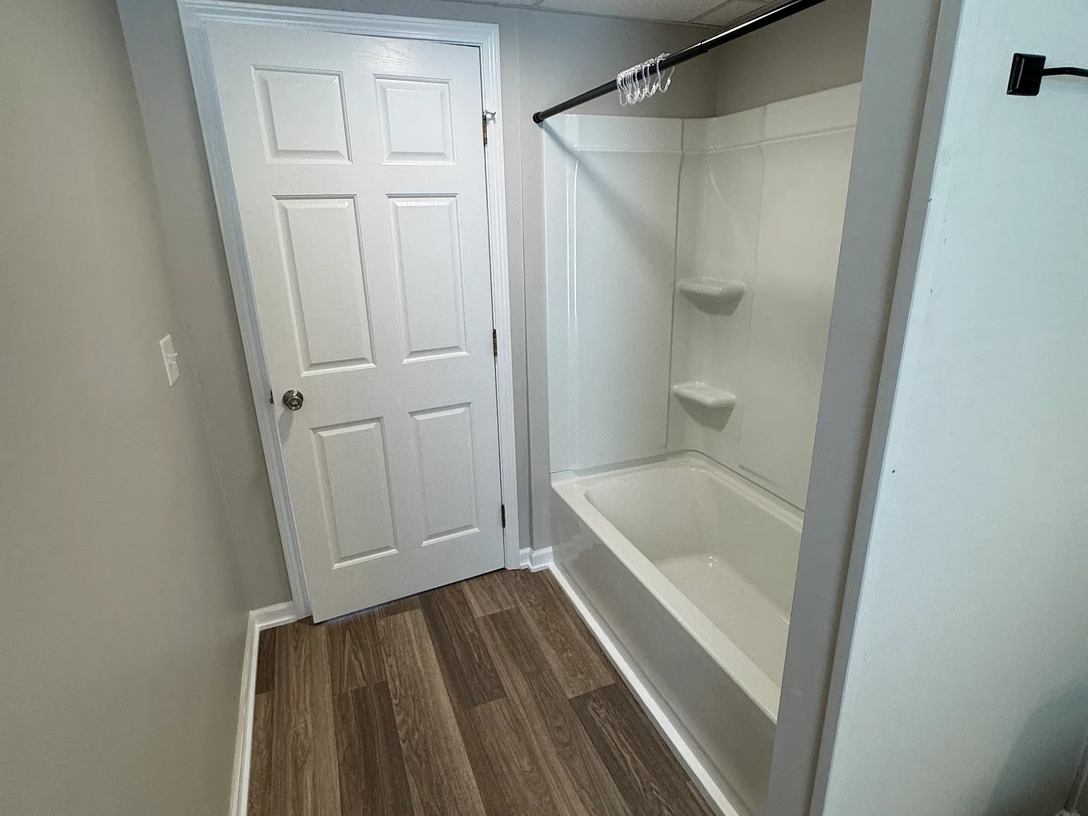 3 bed, 1049 sqft, $1,800 — Photo 4