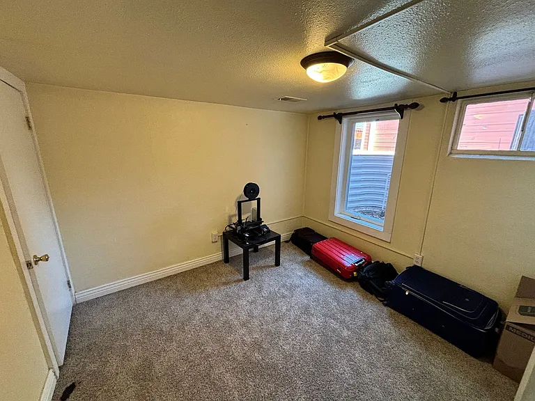 318 Scott Ave #B — Photo 11