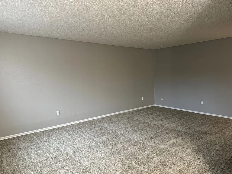 Taylor Place Apartments I — Photo 7