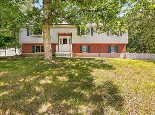 24 Stonehedge Cir, Billerica, MA 01821