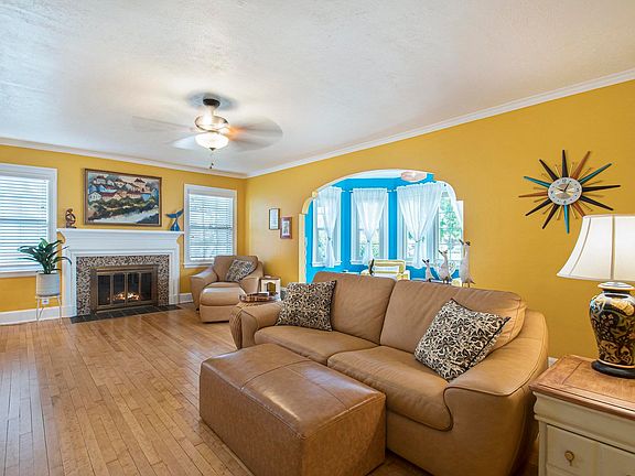 3rd image of 1146 Belmont Ave