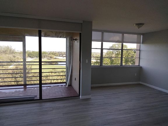 4th image of 1400 Saint Charles Pl APT 604