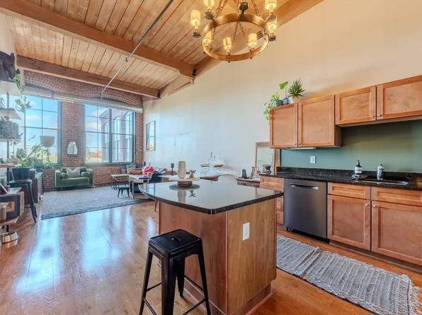 160 Fremont St Unit 405, Worcester, MA 01603
