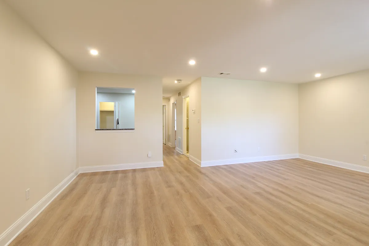 Building Photo - 97 Wyndham Pl