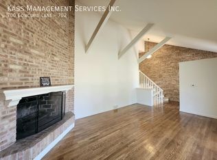 700 Concord Ln #702, Barrington, IL 60010