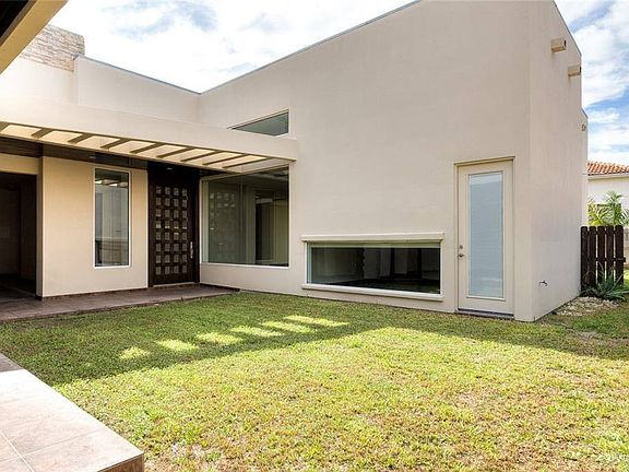 5th image of 2217 Karina Dr