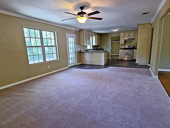 4th image of 1223 Lakeview Dr