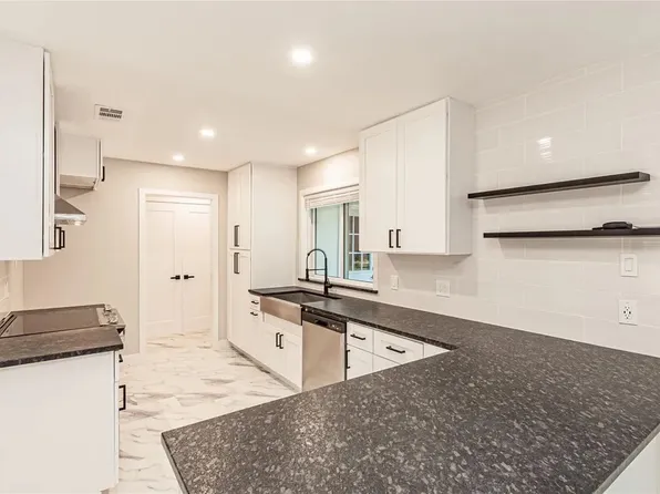 4112 Barnsley Ct, Arlington, TX 76016