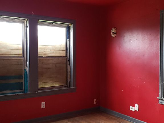 3rd image of 207 Monticello Ct