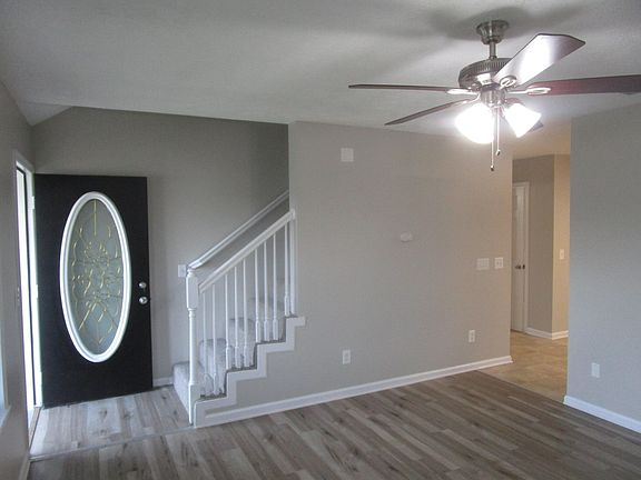 3rd image of 1205 Meadow Glen Dr