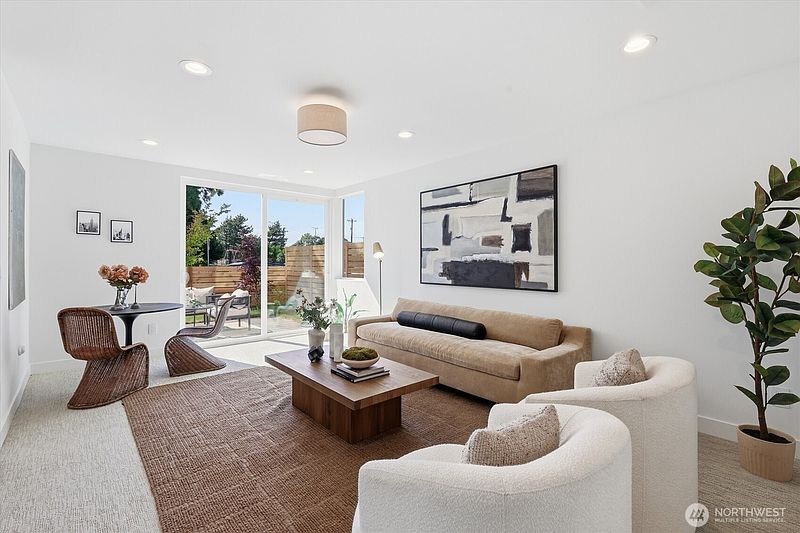 5th image of 2710 58th Avenue SW