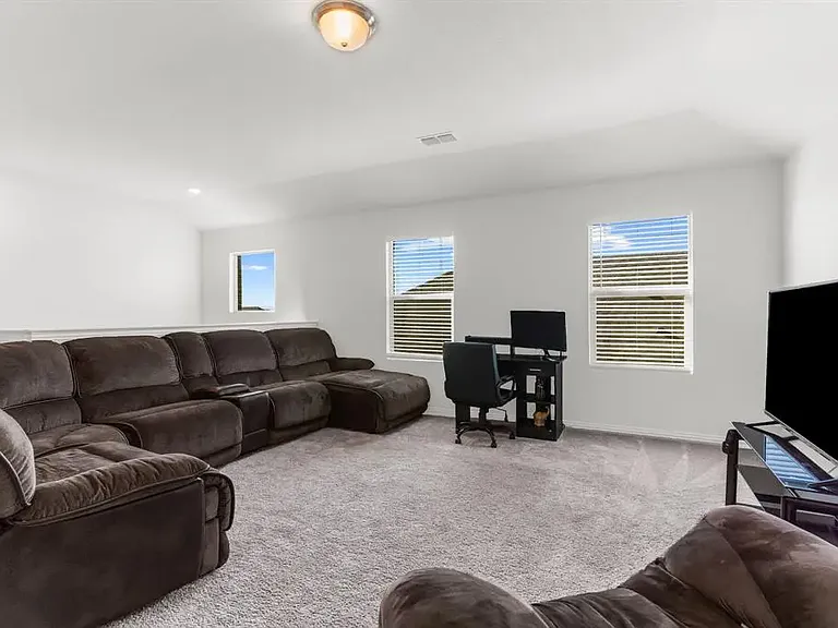 608 Fawn Valley Dr — Photo 17