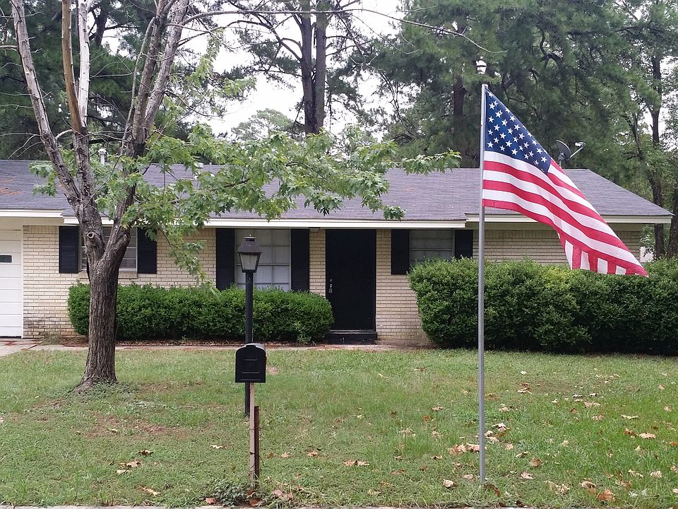 1st image of 10 Juniper Ln