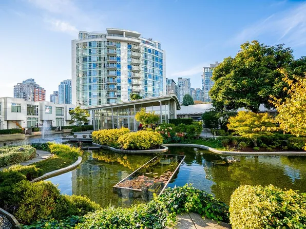 189 Davie St #906, Vancouver, BC V6Z 2X9